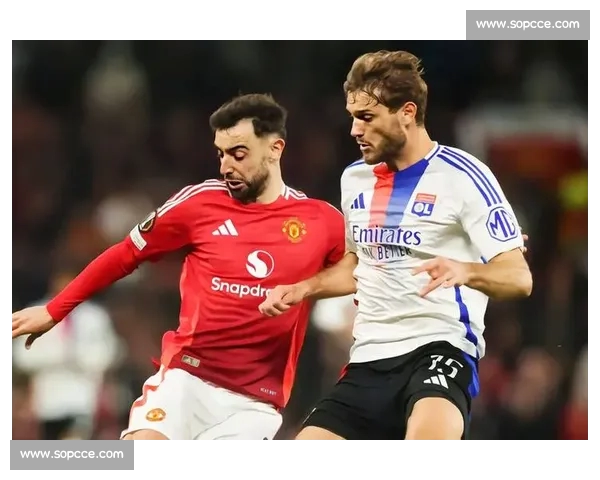 欧联杯最新比分战况解析各大强队表现抢眼精彩纷呈 欧联杯最新比分战况解析各大强队表现抢眼精彩纷呈